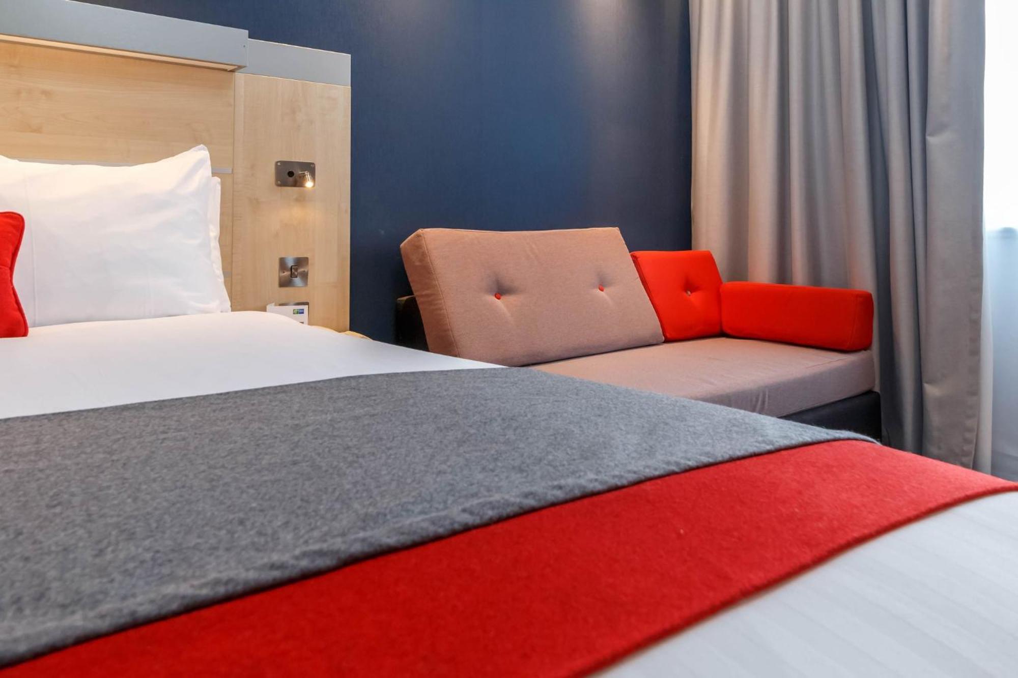 Holiday Inn Express Walsall M6, J10 By Ihg Экстерьер фото