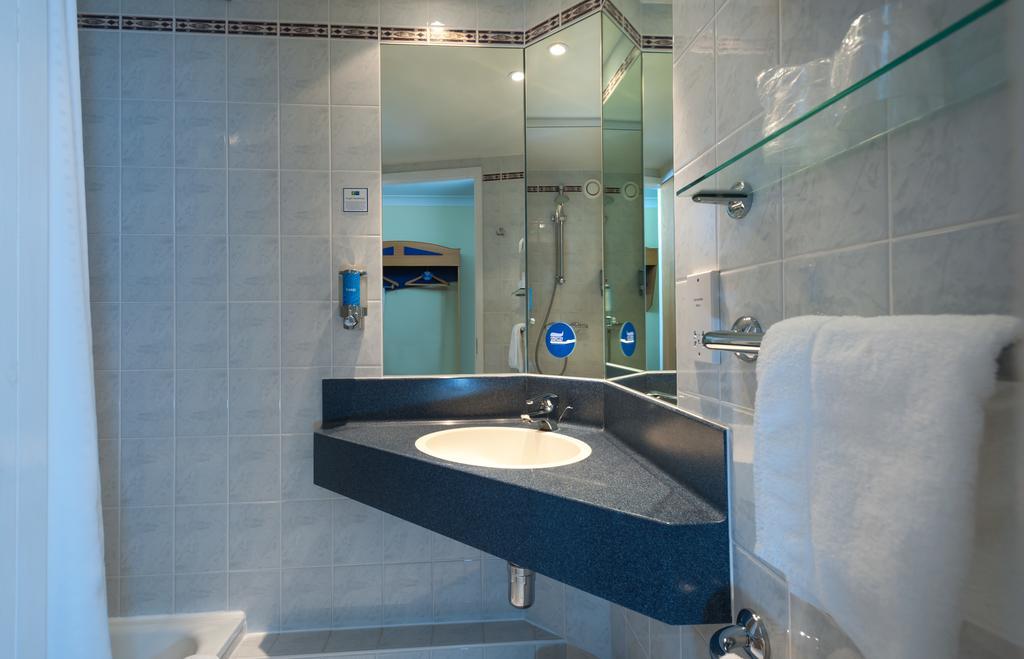 Holiday Inn Express Walsall M6, J10 By Ihg Экстерьер фото