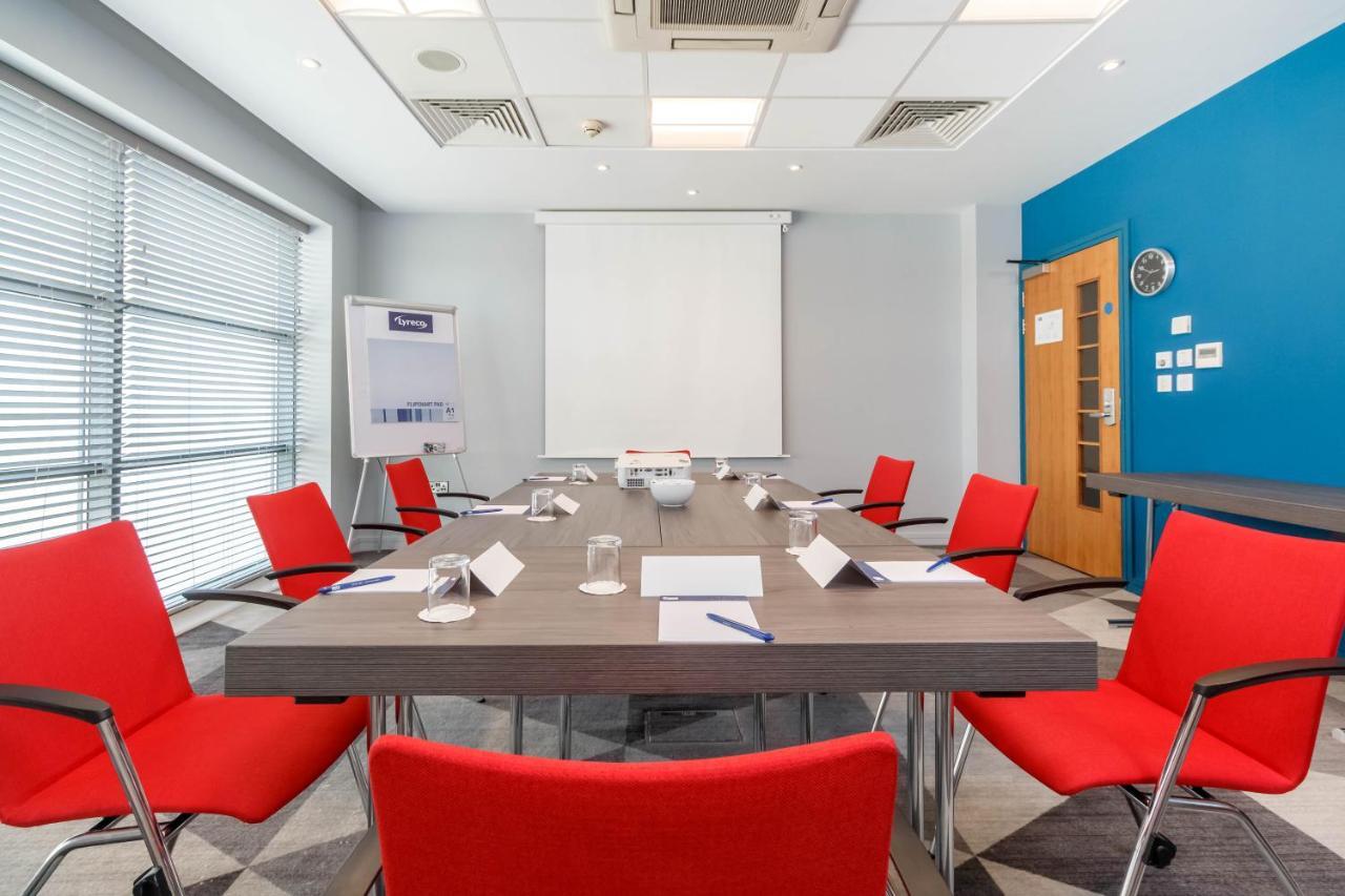 Holiday Inn Express Walsall M6, J10 By Ihg Экстерьер фото