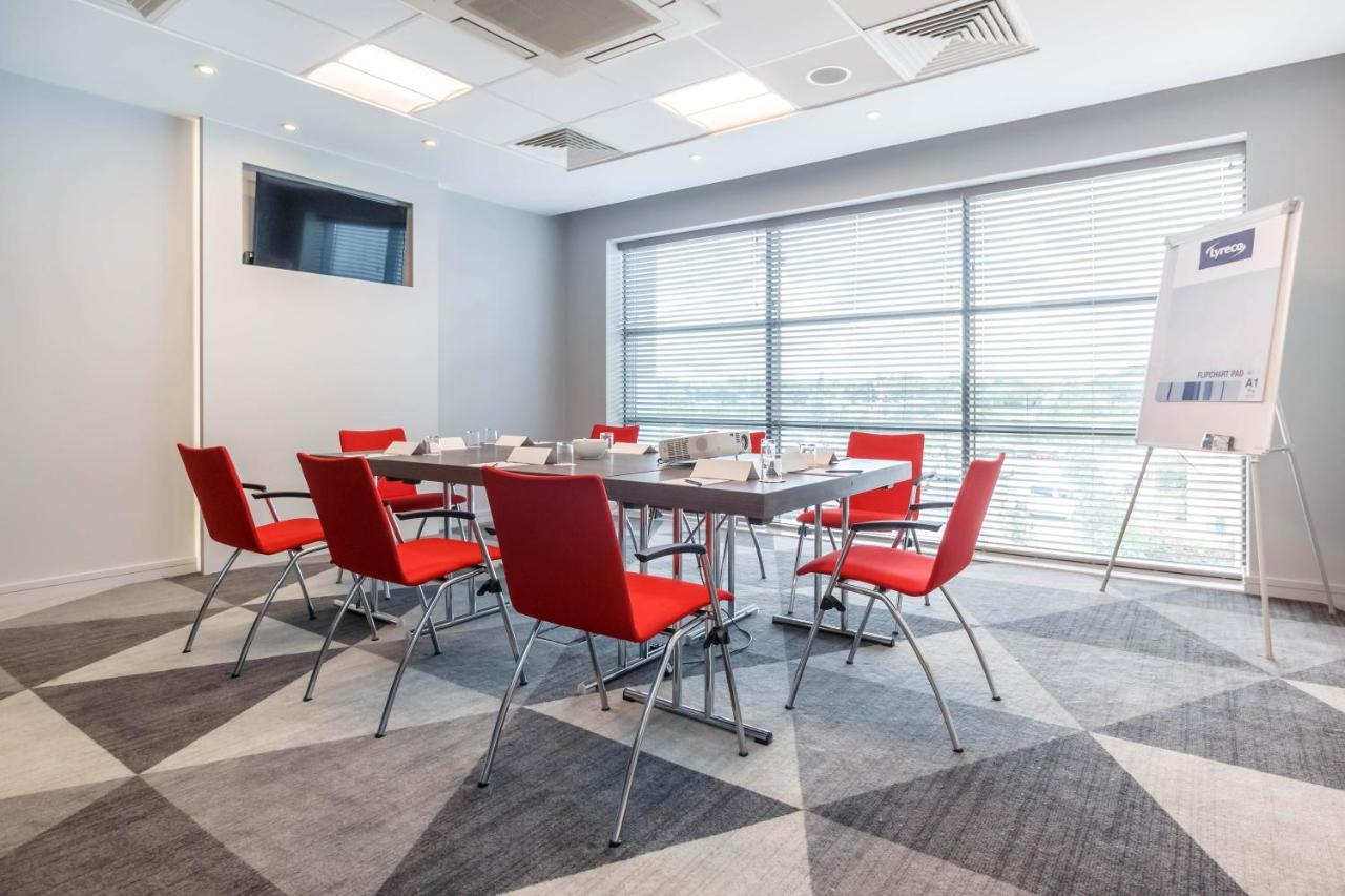 Holiday Inn Express Walsall M6, J10 By Ihg Экстерьер фото