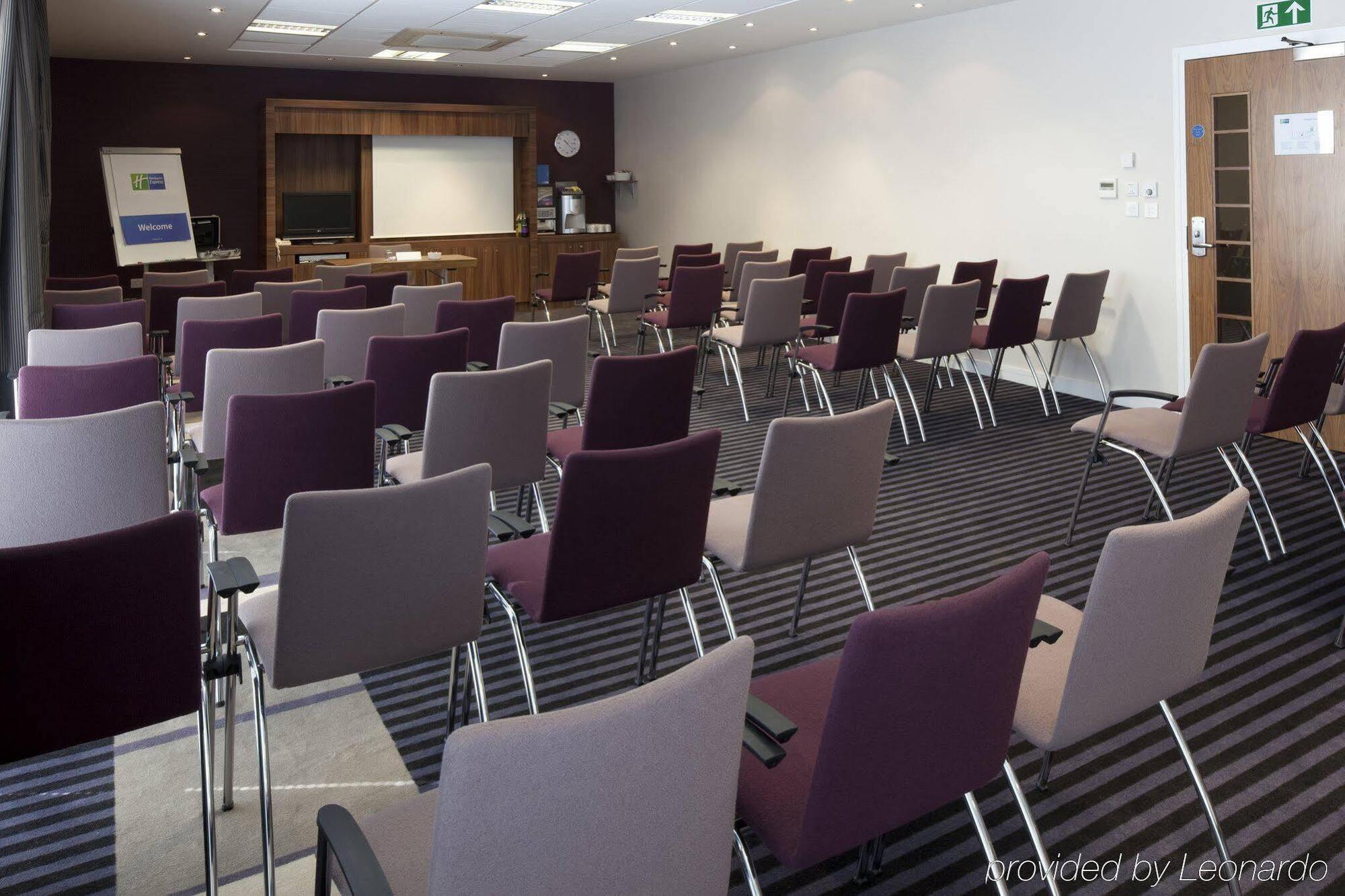 Holiday Inn Express Walsall M6, J10 By Ihg Экстерьер фото